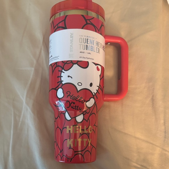 Stanley Red Hello Kitty Tumbler - Picture 3 of 11